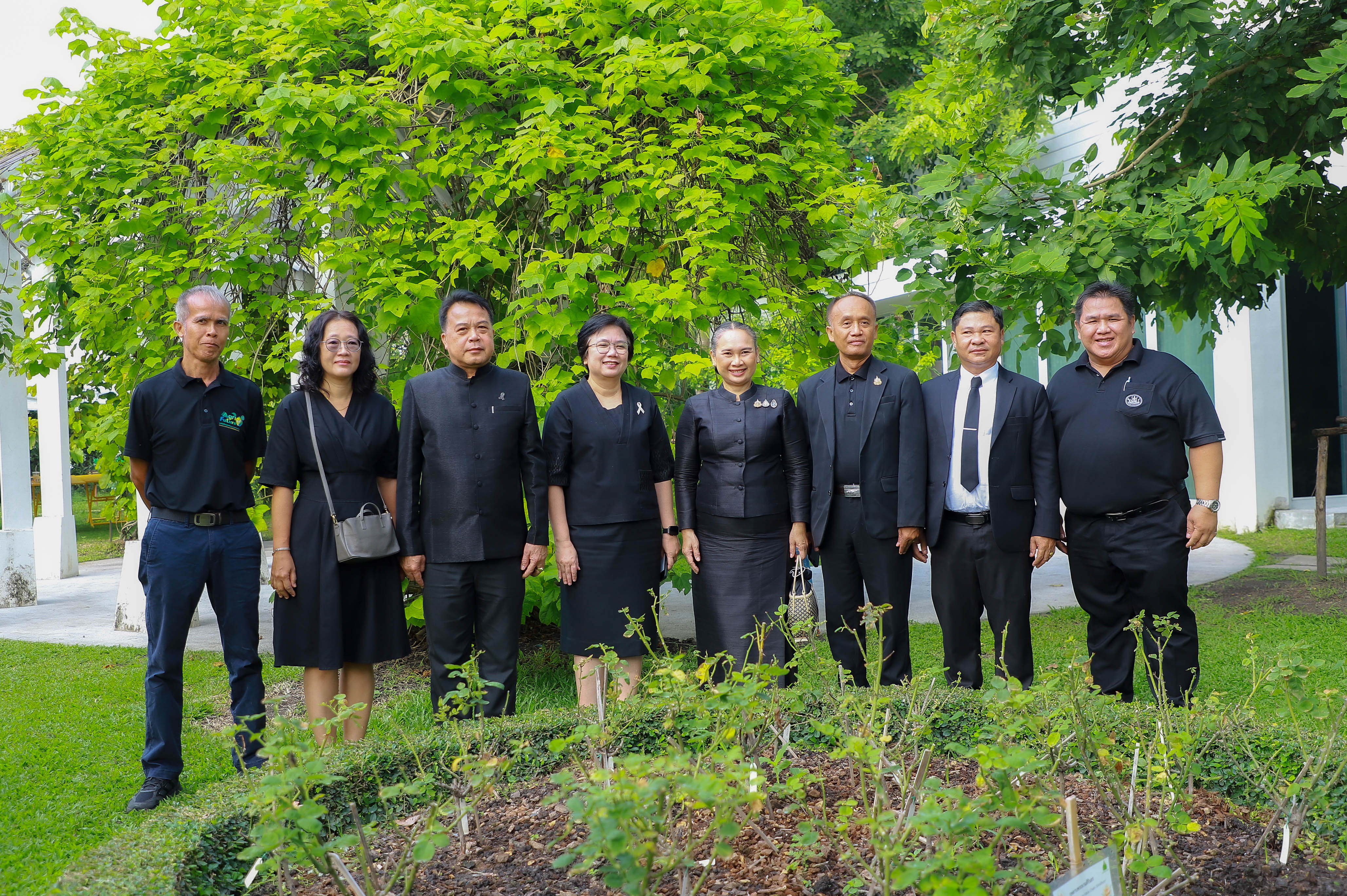 title - ส.ป.ก. เข้าร่วมพิธีเจริญพระพุทธมนต์บำเพ็ญพระราชกุศล ถวายความอาลัยแด่ สมเด็จพระนางเจ้าสิริกิติ์ พระบรมราชินีนาถ พระบรมราชชนนีพันปีหลวง และสมเด็จพระเจ้าลูกเธอ เจ้าฟ้าพัชรกิติยาภา นเรนทิราเทพยวดี กรมหลวงราชสาริณีสิริพัชร มหาวัชรราชธิดา